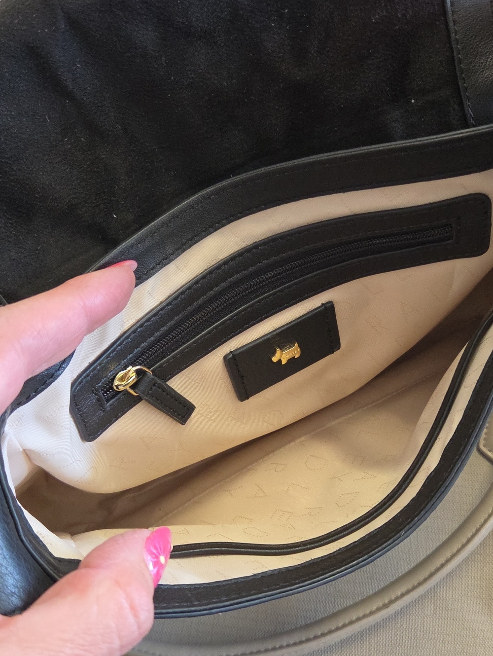 Radley London Flapover Crossbody Bag Pebbled Leather Black Long Strap - Picture 12 of 16